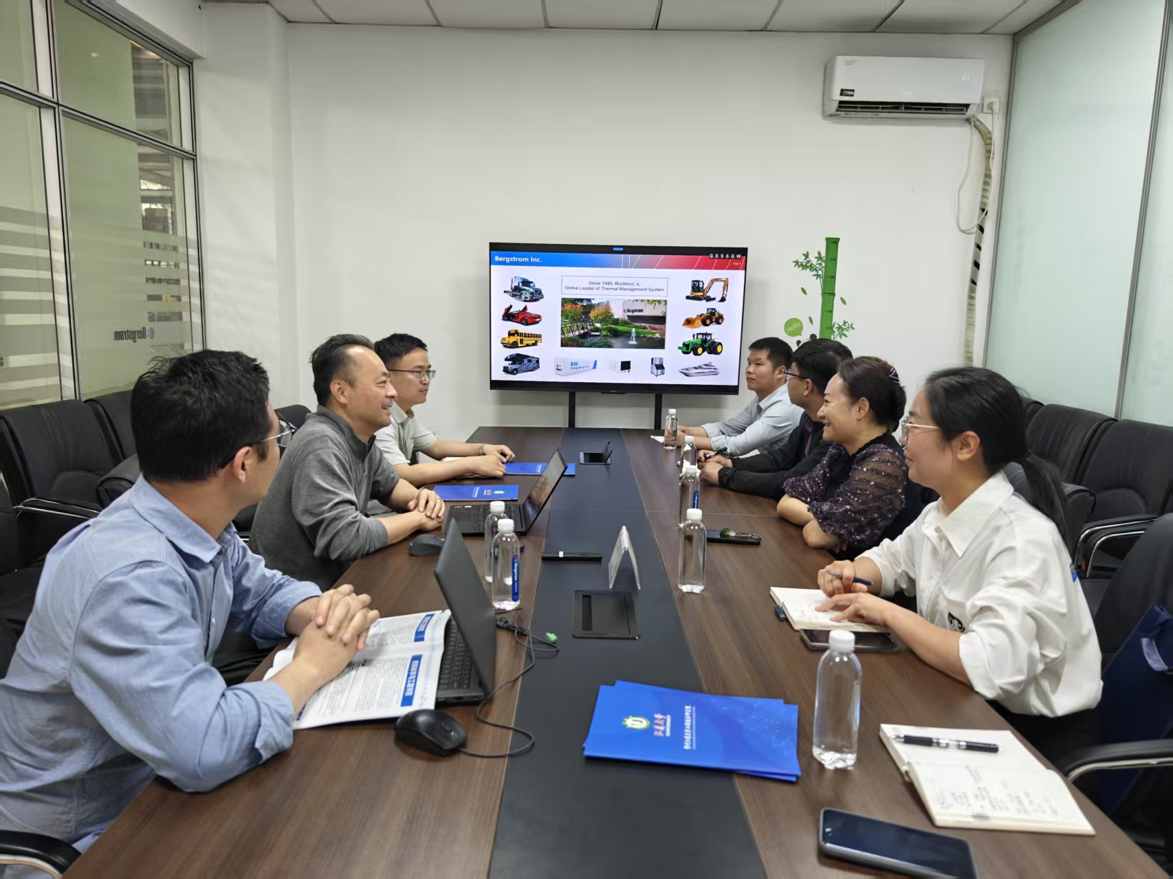 江蘇大學(xué)常州校友會走訪企業(yè)活動